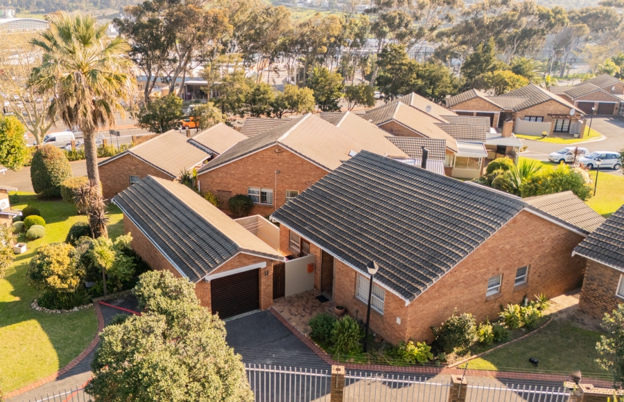 2 Bedroom Property for Sale in Kenridge Western Cape